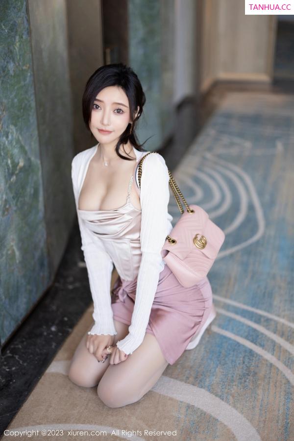 王馨瑶  [XiuRen]高清写真图 2023.11.09 No.7640 王馨瑶yanni 时尚美腿第26张图片